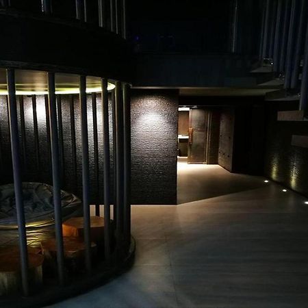 Sook Station Hostel Bangkok Exterior photo