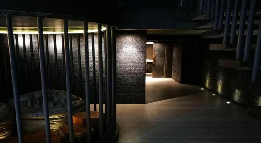 Sook Station Hostel Bangkok Exterior photo
